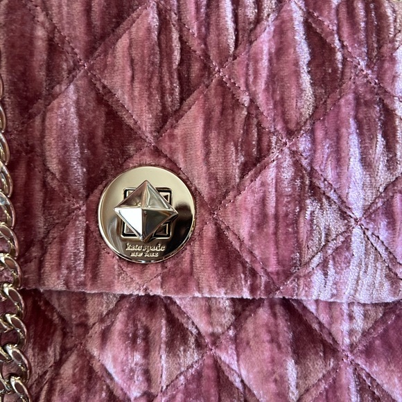Kate Spade Quilted Pink Velvet Shoulder Bag with Adjustable Straps NWOT - Picture 2 of 7